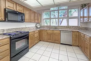 1630 Royal Palm Dr S, Saint Petersburg, FL 33707 - Photo 19