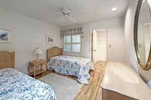 1630 Royal Palm Dr S, Saint Petersburg, FL 33707 - Photo 29