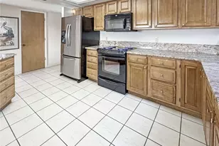 1630 Royal Palm Dr S, Saint Petersburg, FL 33707 - Photo 21