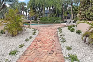 1630 Royal Palm Dr S, Saint Petersburg, FL 33707 - Photo 45