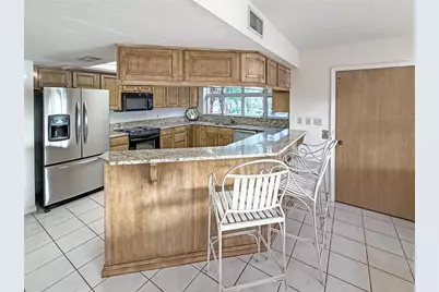 1630 Royal Palm Drive S #A, Saint Petersburg, FL 33707 - Photo 9