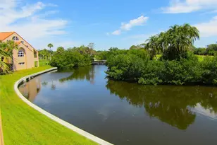 1630 Royal Palm Dr S, Saint Petersburg, FL 33707 - Photo 5