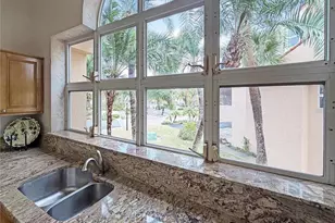 1630 Royal Palm Dr S, Saint Petersburg, FL 33707 - Photo 23