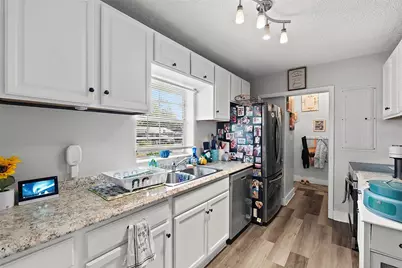 303 Louis Street, Leesburg, FL 34748 - Photo 9