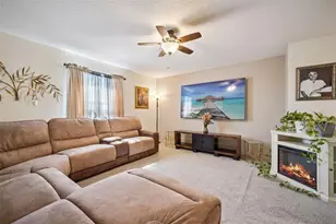 8734 Hinsdale Heights Dr, Polk City, FL 33868 - Photo 9