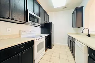 3326 Robert Trent Jones Dr, Orlando, FL 32835 - Photo 7