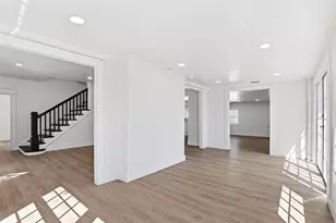 301 81st Ave NE, Saint Petersburg, FL 33702 - Photo 29