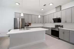 827 Dennis Ave, Orlando, FL 32807 - Photo 9