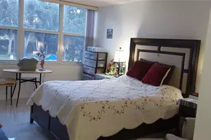 1000 St Charles Pl, Pembroke Pines, FL 33026 - Photo 37