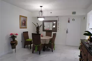 1000 St Charles Pl, Pembroke Pines, FL 33026 - Photo 13