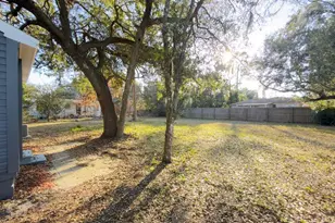 2402 Stevens Ave, Sanford, FL 32771 - Photo 9