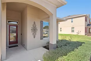 37027 Scenic Bluff Dr, Grand Island, FL 32735 - Photo 3