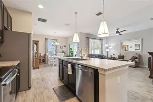 37027 Scenic Bluff Dr, Grand Island, FL 32735 - Photo 11