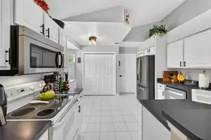 257 Oak Chase Pl, Davenport, FL 33896 - Photo 11