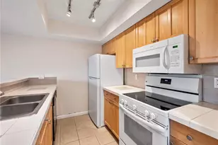 5789 Peregrine Ave, Orlando, FL 32819 - Photo 5