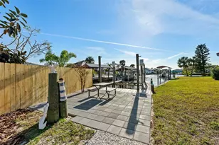 105 12th St SW, Ruskin, FL 33570 - Photo 9