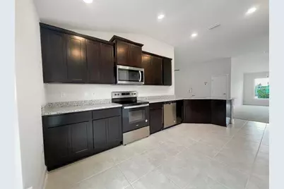 7592 Bent Tree Loop, Saint Cloud, FL 34771 - Photo 5