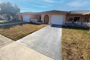 5434 Larchmont Ct N, Pinellas Park, FL 33782 - Photo 19