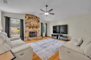 3158 Whisper Wind Dr, Saint Cloud, FL 34771 - Photo 11