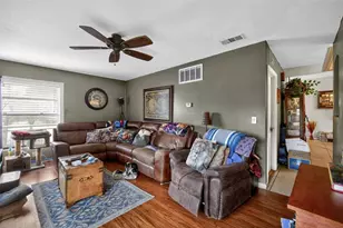 10301 Chadbourne Dr, Tampa, FL 33624 - Photo 9