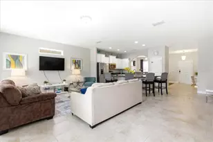 4201 Oakview Dr, Davenport, FL 33837 - Photo 15