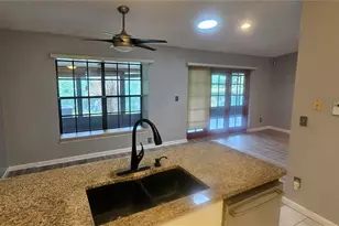 4075 Shoreside Cir, Tampa, FL 33624 - Photo 13
