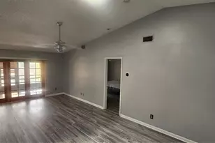 4075 Shoreside Cir, Tampa, FL 33624 - Photo 9