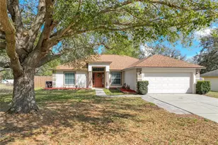 1103 Lakeview Oaks Dr, Minneola, FL 34715 - Photo 9