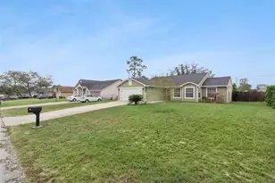 2513 Dumas Dr, Deltona, FL 32738 - Photo 3