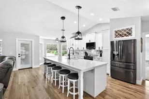 36403 Barrington Dr, Eustis, FL 32736 - Photo 5