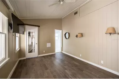 115 124th Avenue W, Treasure Island, FL 33706 - Photo 5