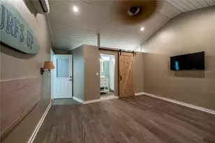 115 124th Ave W, Treasure Island, FL 33706 - Photo 7