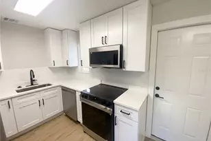 8710 94th Ave, Seminole, FL 33777 - Photo 15