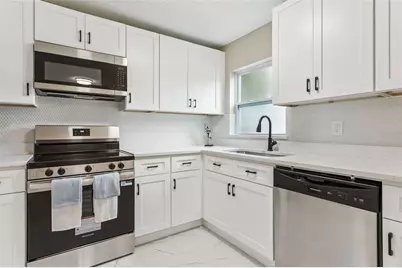 3033 Sutton Drive, Orlando, FL 32810 - Photo 11