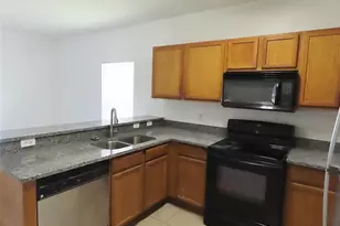 427 Wilton Cir, Sanford, FL 32773 - Photo 5