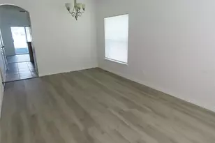 427 Wilton Cir, Sanford, FL 32773 - Photo 3