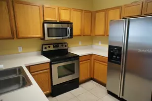 427 Wilton Cir, Sanford, FL 32773 - Photo 3