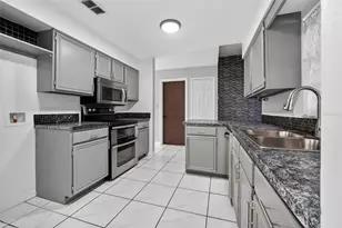 10464 Bridlewood Ave, Orlando, FL 32825 - Photo 9