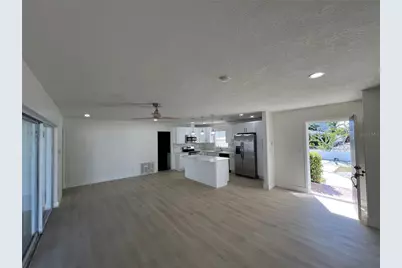 2502 Tropical Shores Drive SE, Saint Petersburg, FL 33705 - Photo 11