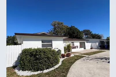 2502 Tropical Shores Drive SE, Saint Petersburg, FL 33705 - Photo 5