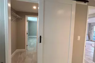 8802 Bay Pointe Dr, Tampa, FL 33615 - Photo 17