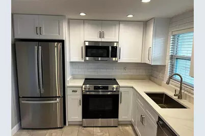 8802 Bay Pointe Drive #102, Tampa, FL 33615 - Photo 5