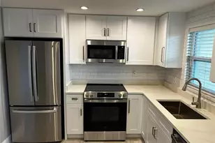 8802 Bay Pointe Dr, Tampa, FL 33615 - Photo 5