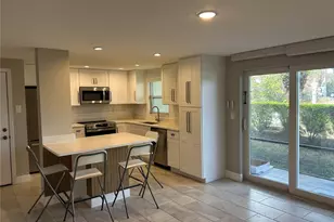 8802 Bay Pointe Dr, Tampa, FL 33615 - Photo 9