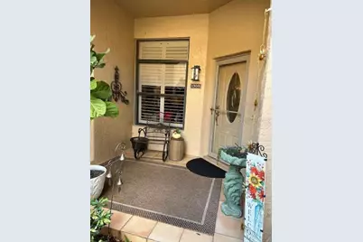 1308 Lake Willisara Circle #12, Orlando, FL 32806 - Photo 1