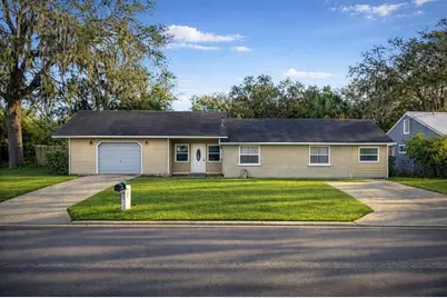 1109 E 8th Avenue, Mount Dora, FL 32757 - Photo 1