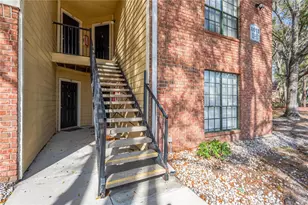 8613 Mallard Reserve Dr, Tampa, FL 33614 - Photo 3
