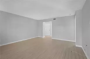 8613 Mallard Reserve Dr, Tampa, FL 33614 - Photo 13