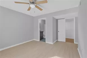 8613 Mallard Reserve Dr, Tampa, FL 33614 - Photo 9