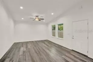 40091 Oakridge Dr, Lady Lake, FL 32159 - Photo 5